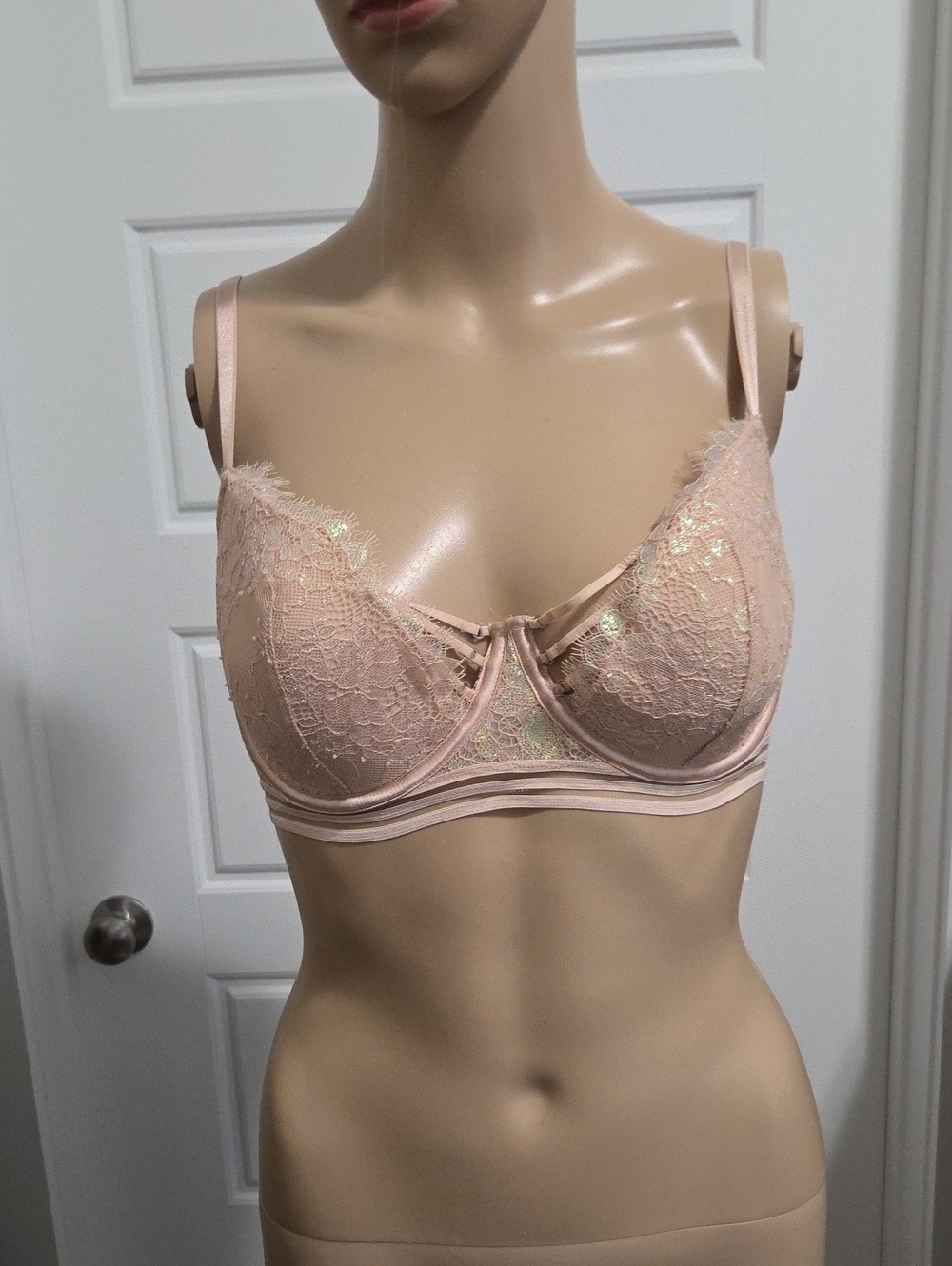 Victoria's Secret Lace Underwire Bra in Blush Pink 34DD W/ Matching Panty Sz M